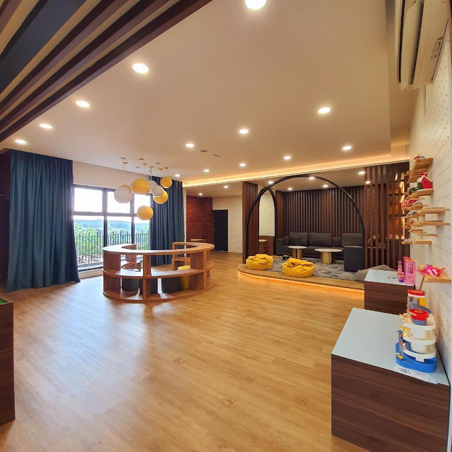 The Glass Homestay Putrajaya Kültér fotó
